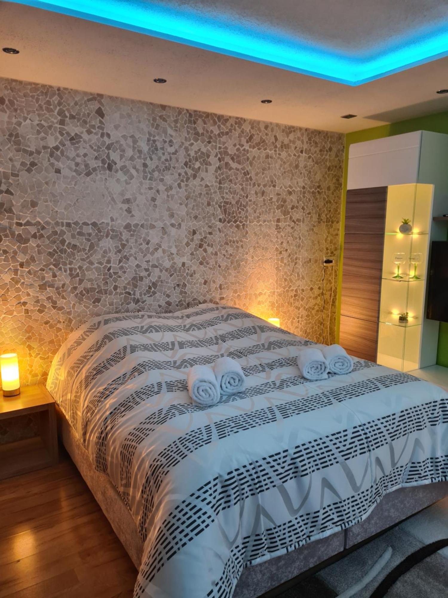 Exklusive Moderne 2 Zi. Wohnung In Ruhiger Lage Schechingen Luaran gambar